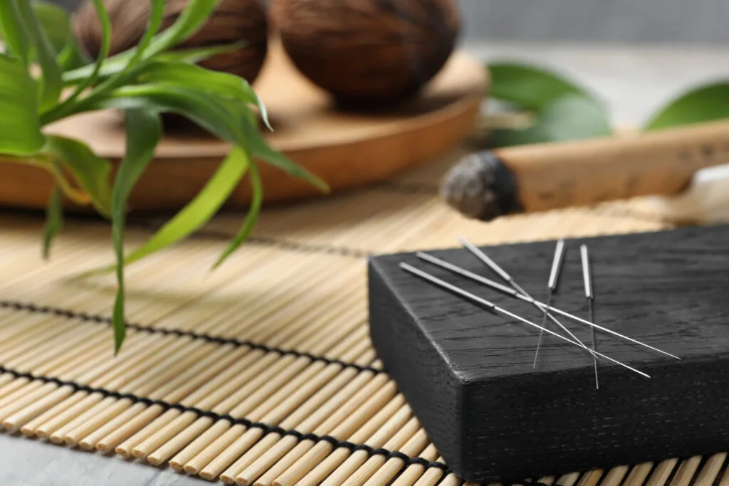Acupuncture,On,Bamboo,Mat