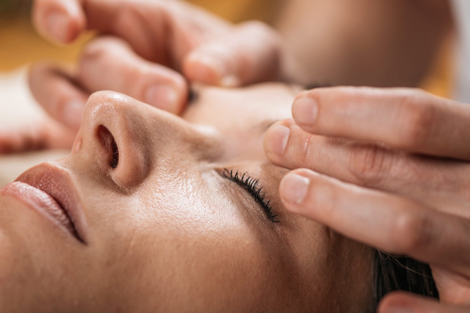 Thai,Facial,Anti,Age,Massage,-,Acupressure,Techniques,Of,Traditional